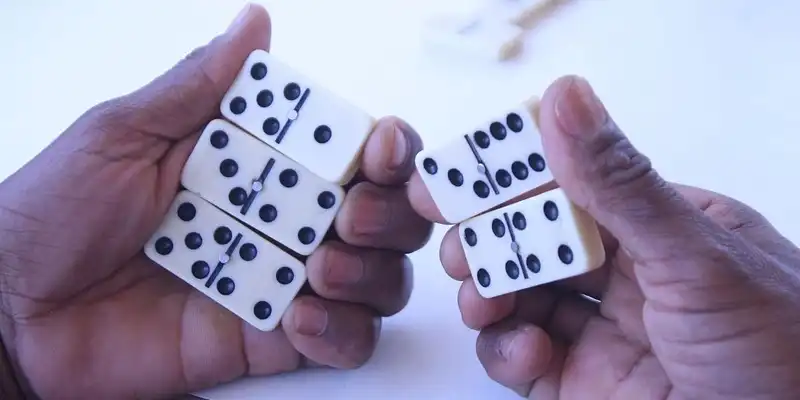 Điểm qua một số cách chơi Domino phổ biến khác
